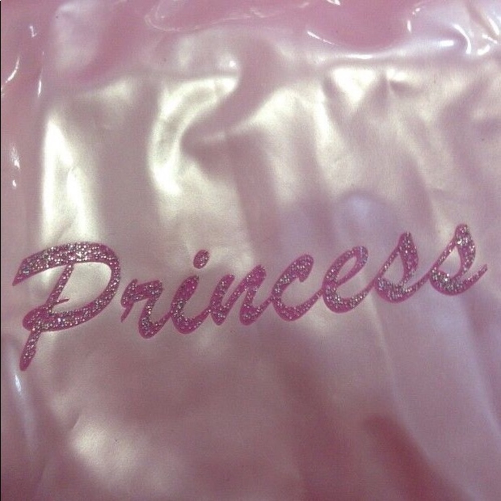 Meet your Posher, Noelle